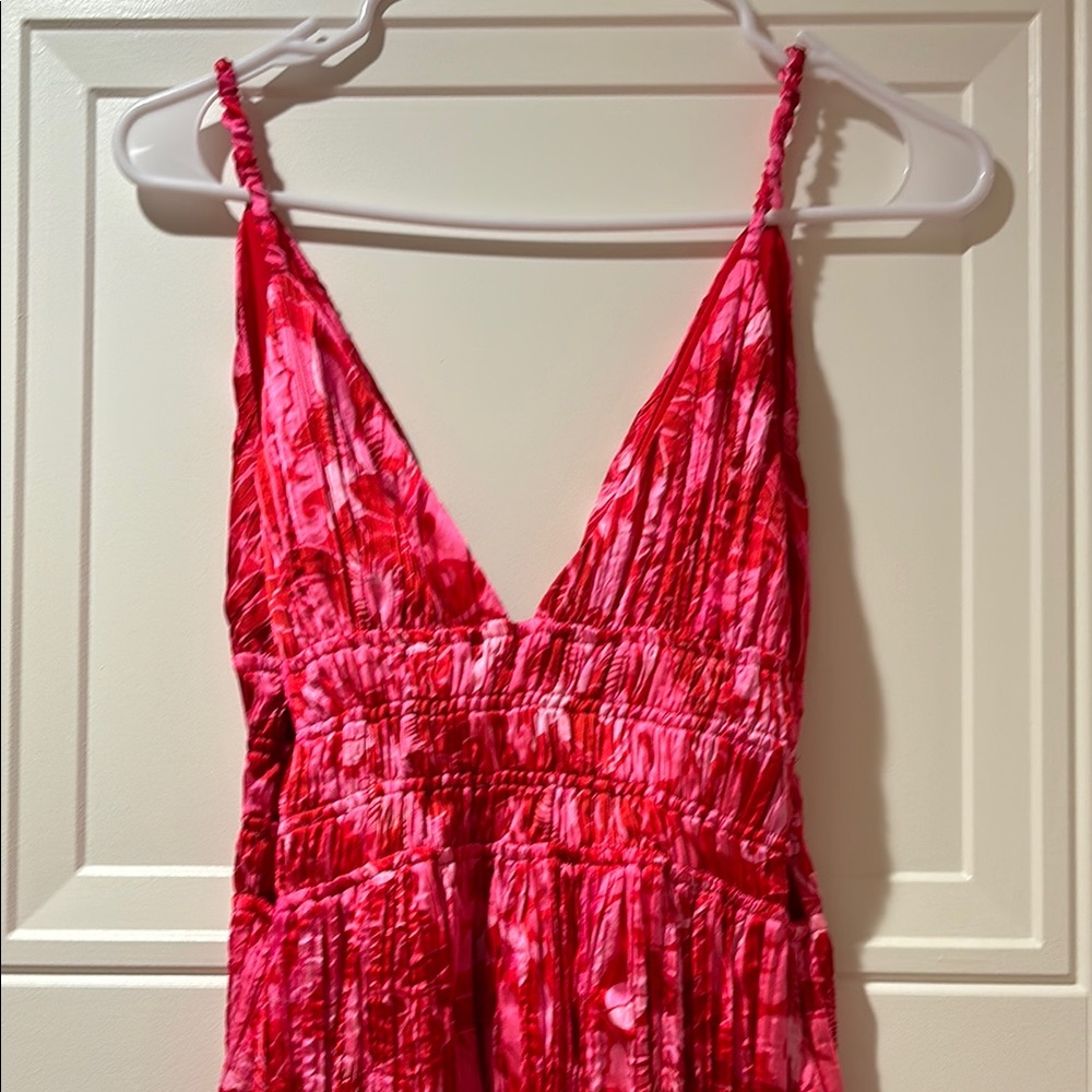 V-Neck Spaghetti Strap Sundress in Pink & Red